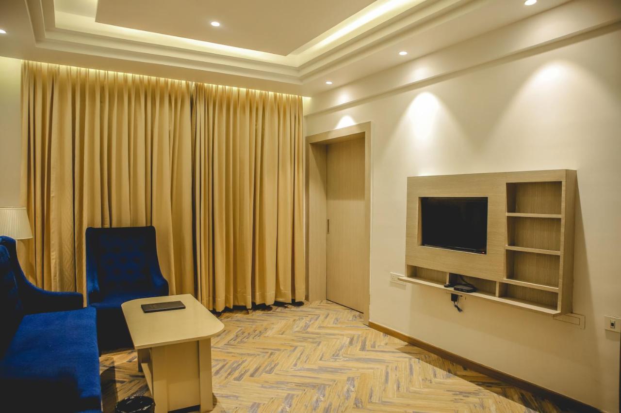 The Orlov Hotel Panipat Экстерьер фото